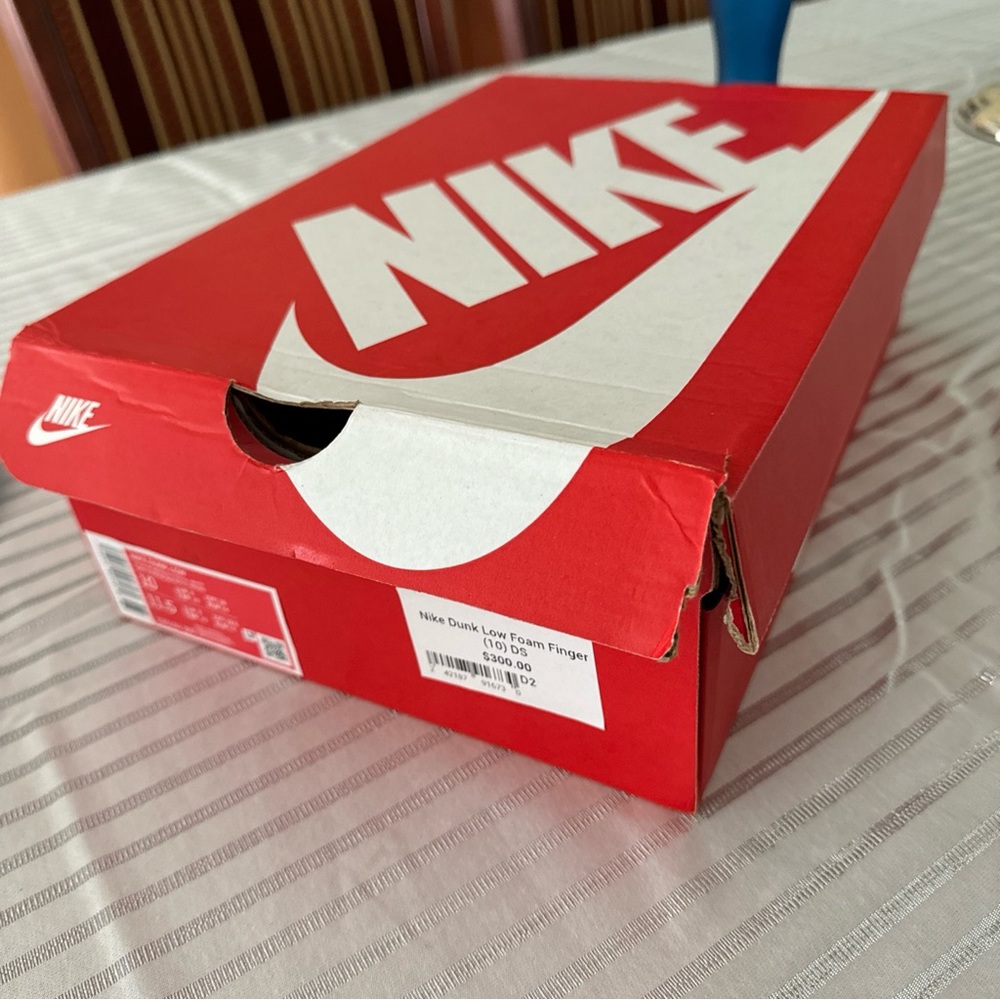 Size 10 - Nike Dunk Low Foam Finger 2022 - Picture 8 of 8